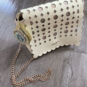 Spartina NWT  cream Daisy dash Crossbody